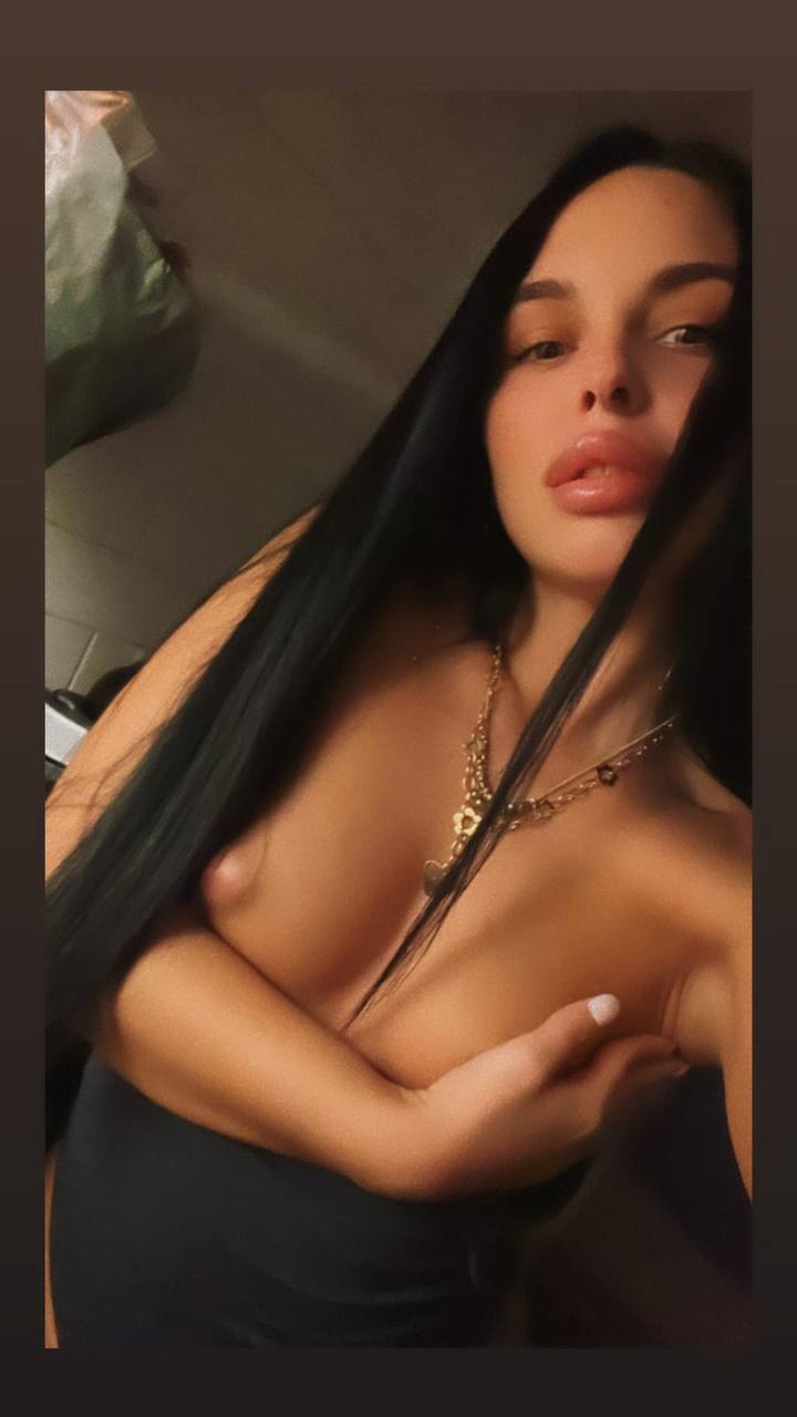 A selfie of Shanel showing off her boobs 