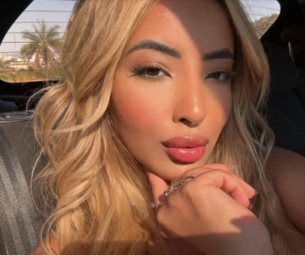Selfie gallery profile picture of Honeydew at this escort agency 