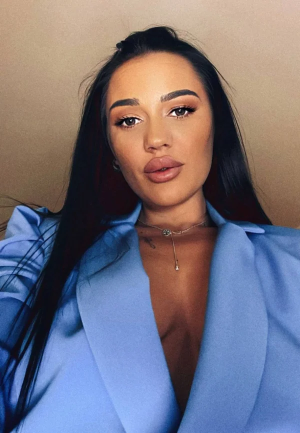 Check out Jodies blowjob lips in this selfie 