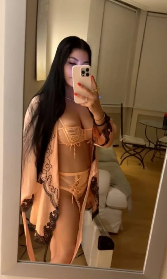 London escort Star looks very sexy in this underwear set 