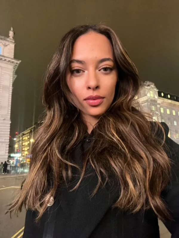 Auris selfie gallery profile picture at this London escort agency 