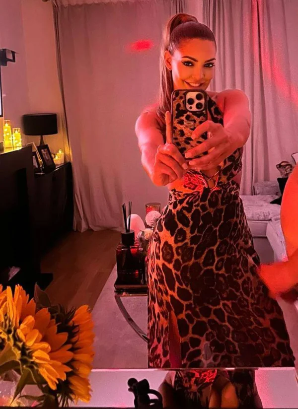 A sexy lady wearing a sex dress 