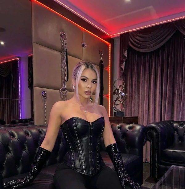 Mistress Zoey in her dungeon 