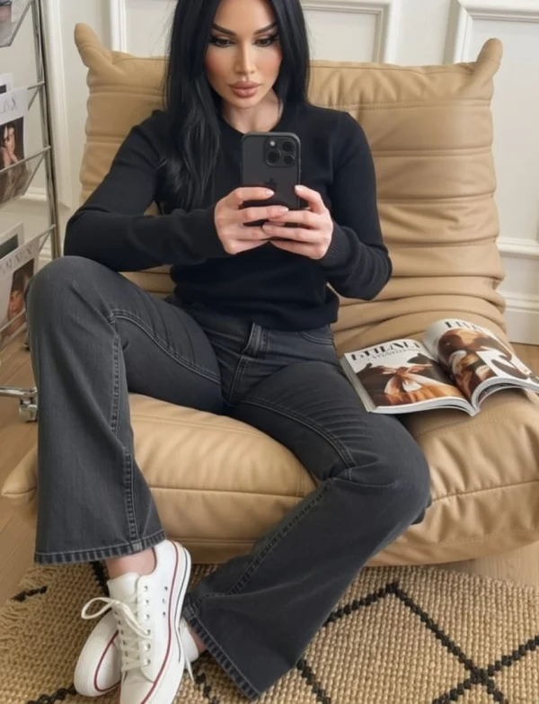 A Russian escort lady named Rosaline taking a very casual selfie 