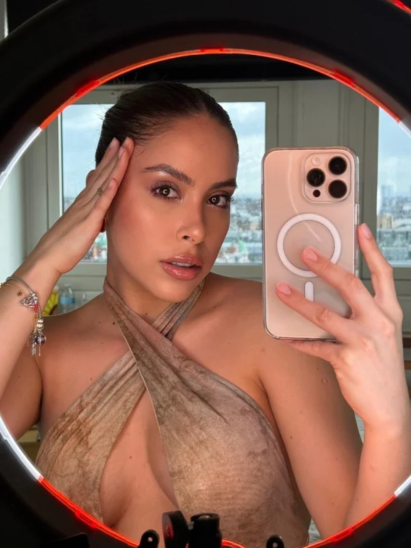 London escort from Brazil Juniper taking a selfie before she heads out on a dinner date 