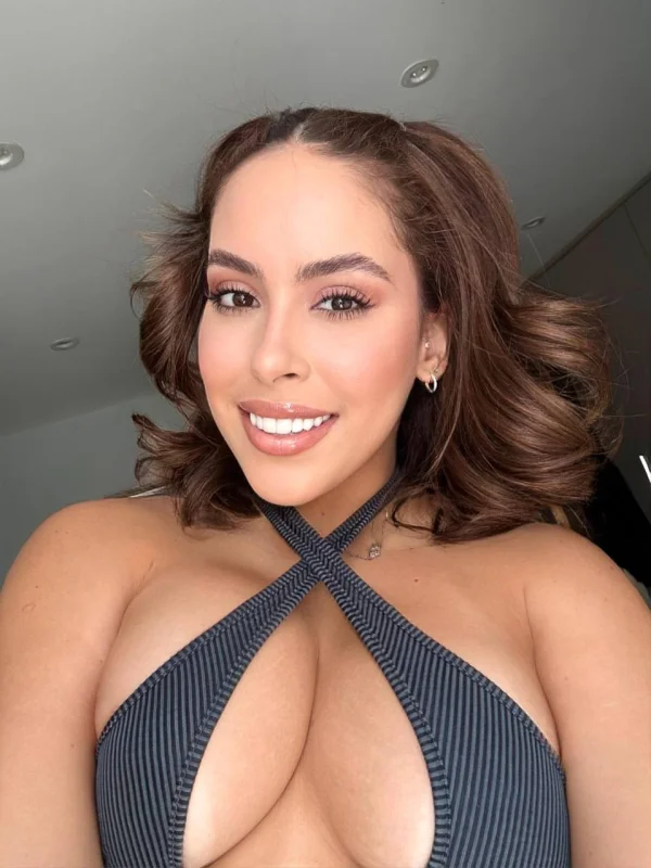 Brand new selfie gallery profile picture of Junpier