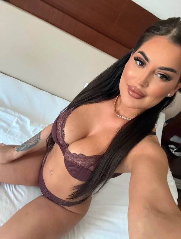 Selfie gallery profile picture of Pupi at this escort agency 