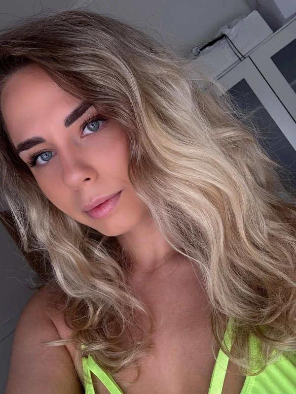 Selfie gallery profile picture of Ale at this escort agency 
