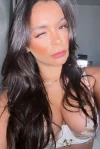 A very sexy lady called Nanda is giving us a little wink